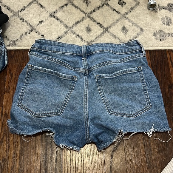 Hi rise Jean shorts - Picture 2 of 5